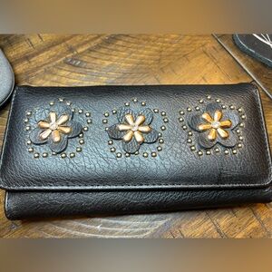 NWOT Floral-Accent Women’s Wallet